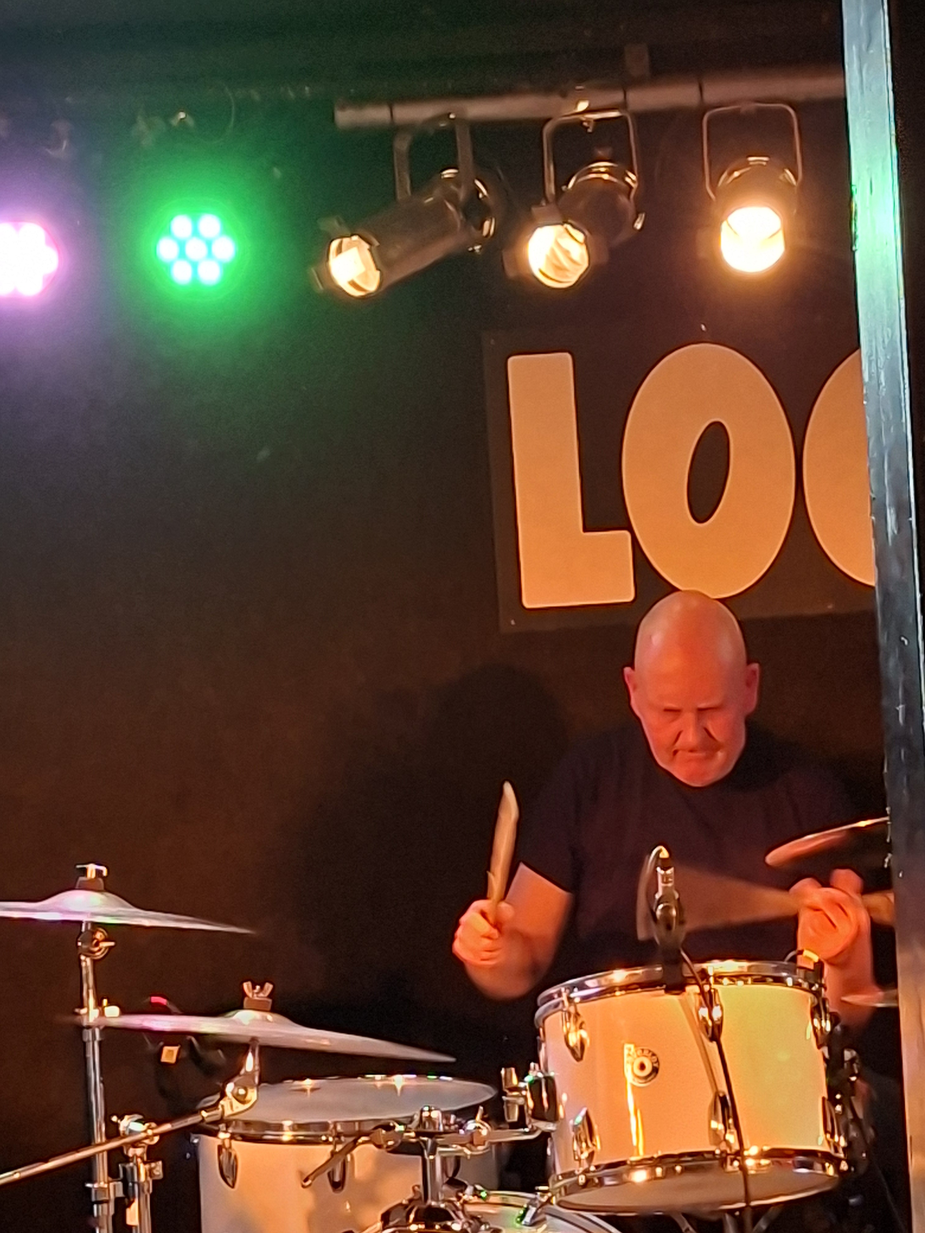 BevisFrond2026-04-22LogoHamburgGermany (10).jpg